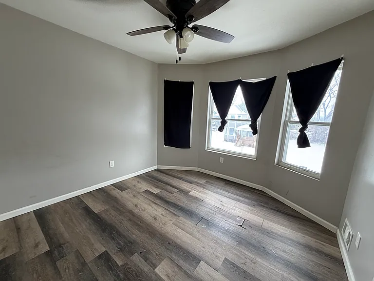 2917 Baldwin St — Photo 12