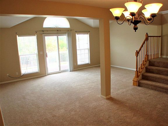 5th image of 4122 Eastvillage Dr