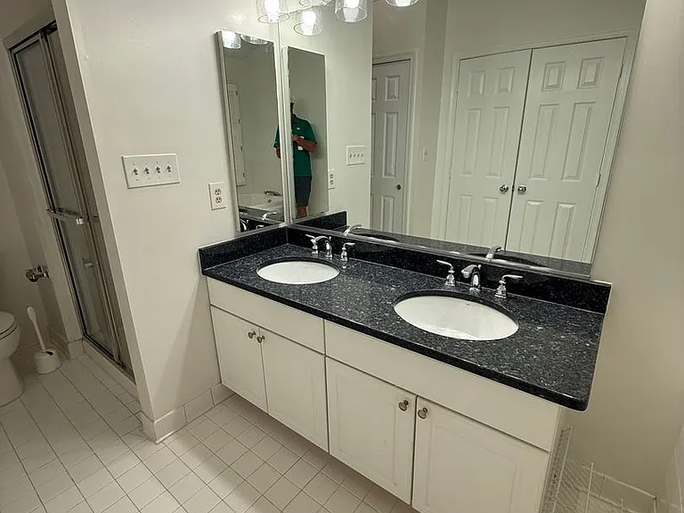 5506 Whitley Park Ter — Photo 22