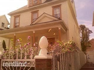 486 East 28th Street