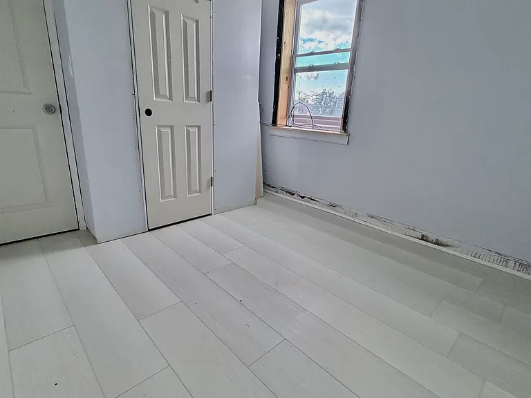 23142 Van Dyke Ave #1 — Photo 13