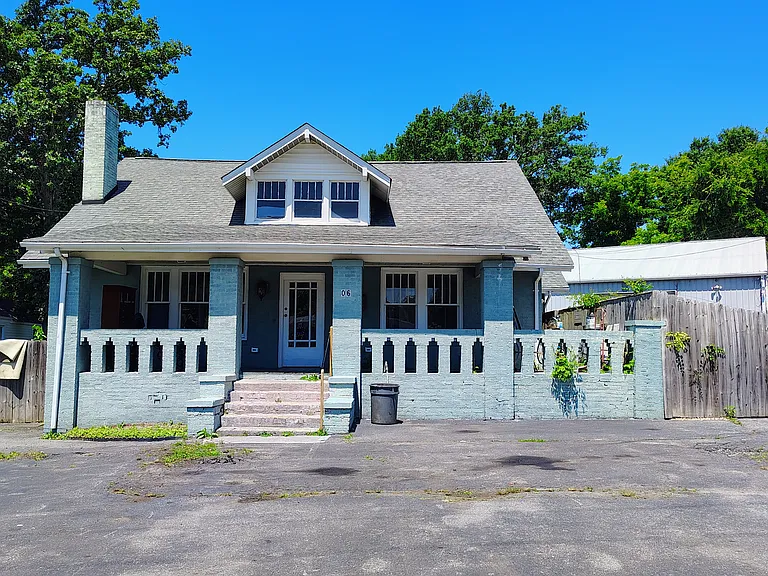 406 Saluda St — Photo 1