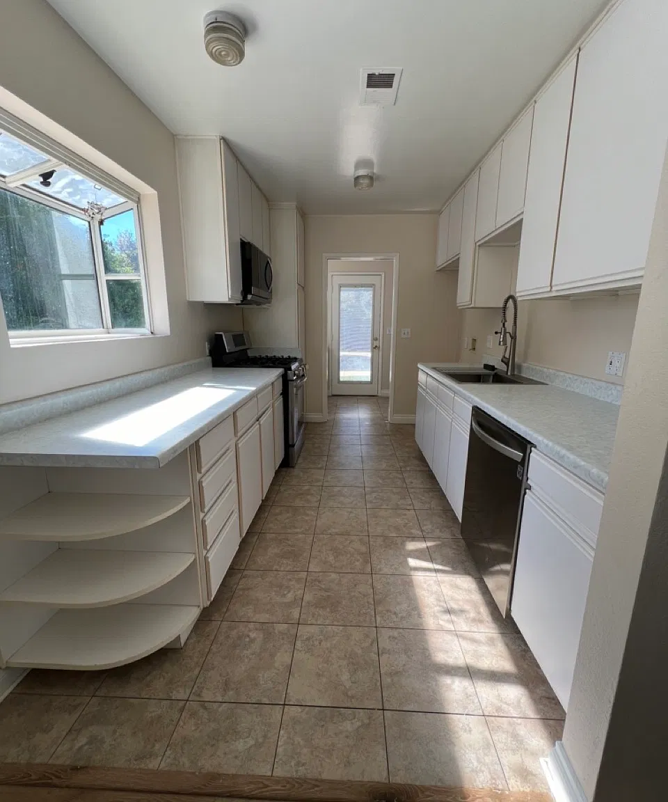 3 bed, 1141 sqft, $3,750 — Photo 4