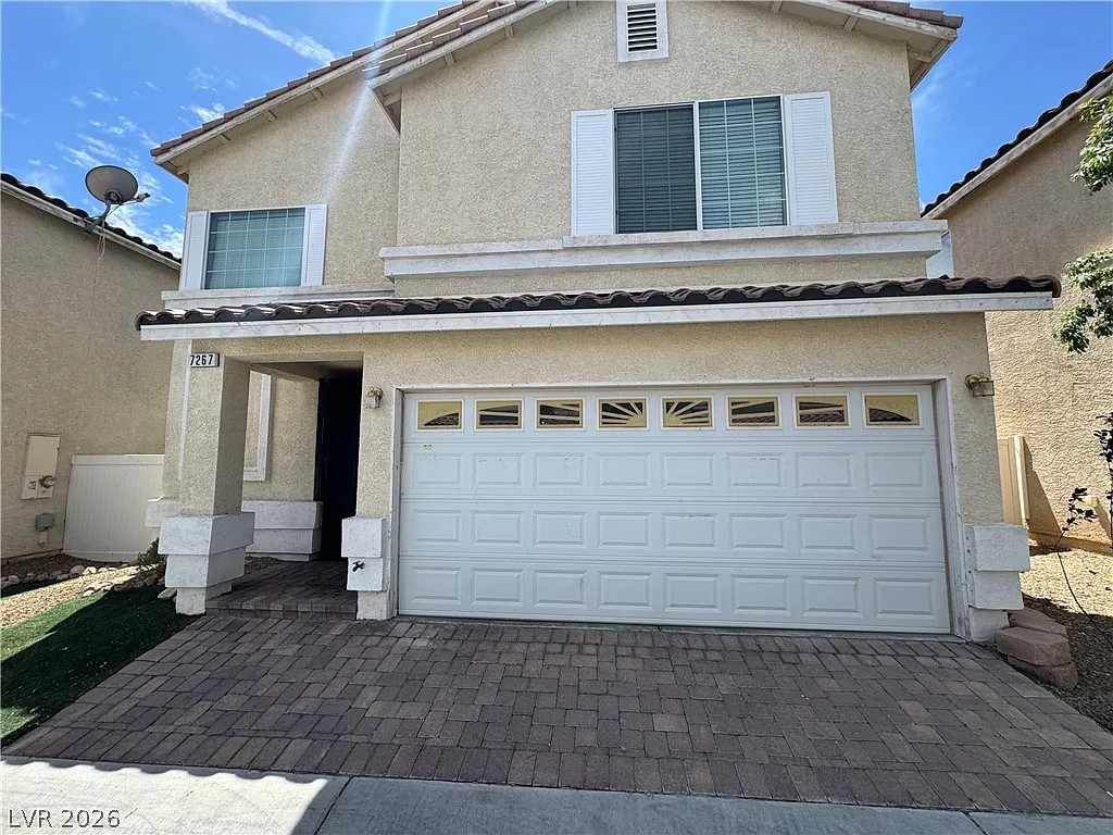 3 bed, 4.0 bath, 1526 sqft, $1,800 — Photo 1