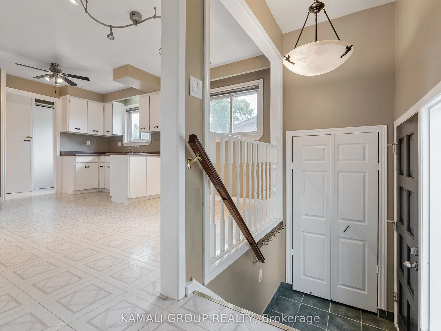 4 bed, $2,600 — Photo 4