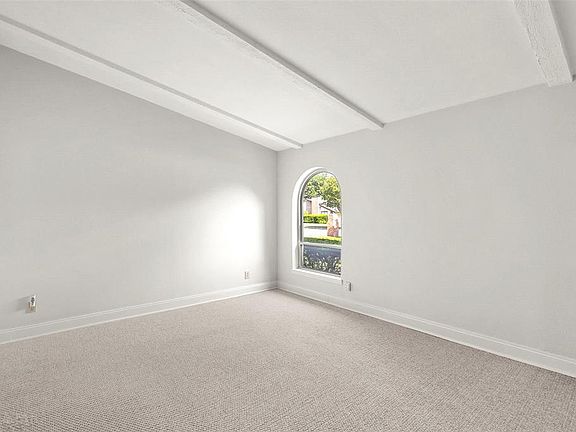 4th image of 2700 Lemmontree Ln