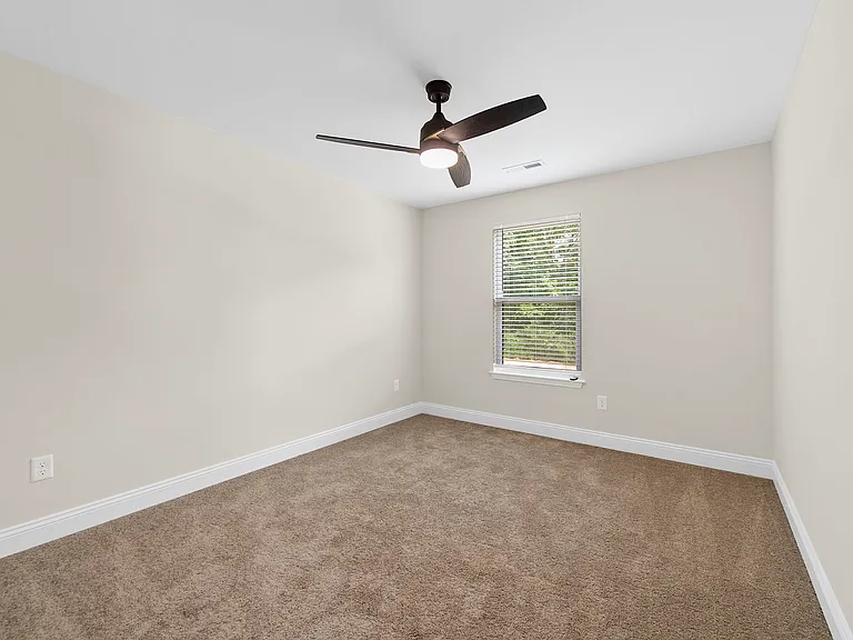 145 Sesame Loop — Photo 26