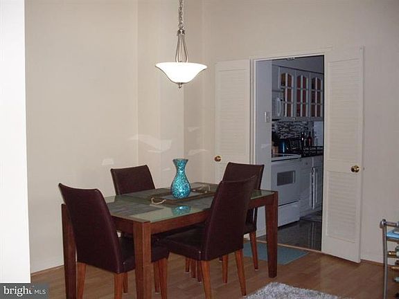 3rd image of 5300 Holmes Run Pkwy #Penthouse 19
