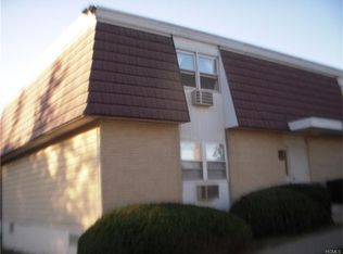 9 White Gate Dr APT D, Wappingers Falls, NY 12590