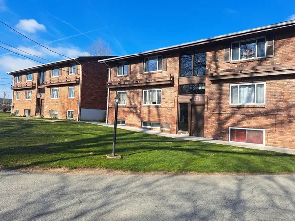 602 Academy St APT 2, Youngwood, PA 15697