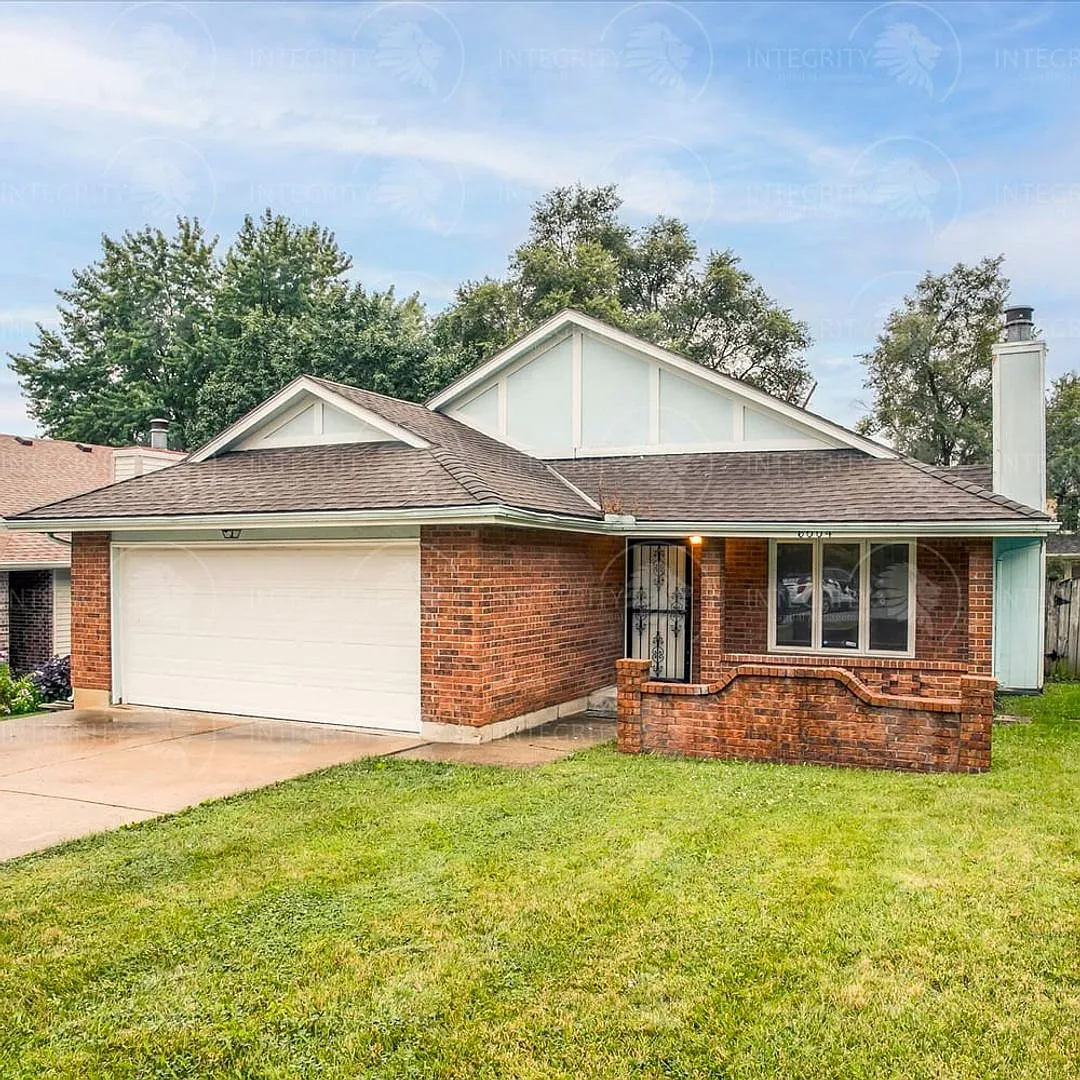 **Coming Soon Charming 3 Bedroom, 2 Bathroom Home For Lease** — Photo 3