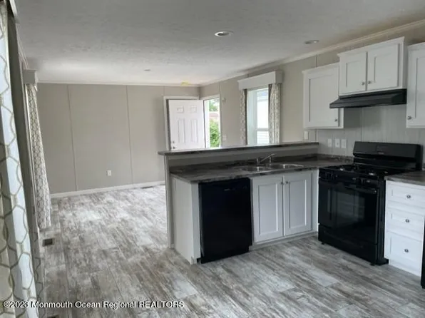 6 John Street, Hazlet, NJ 07734