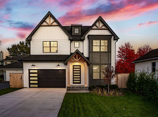 301 N Grant St, Westmont, IL 60559
