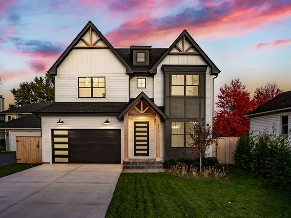 301 N Grant St, Westmont, IL 60559