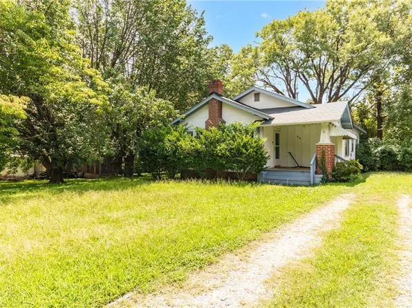 910 E Dayton Ave, High Point, NC 27262