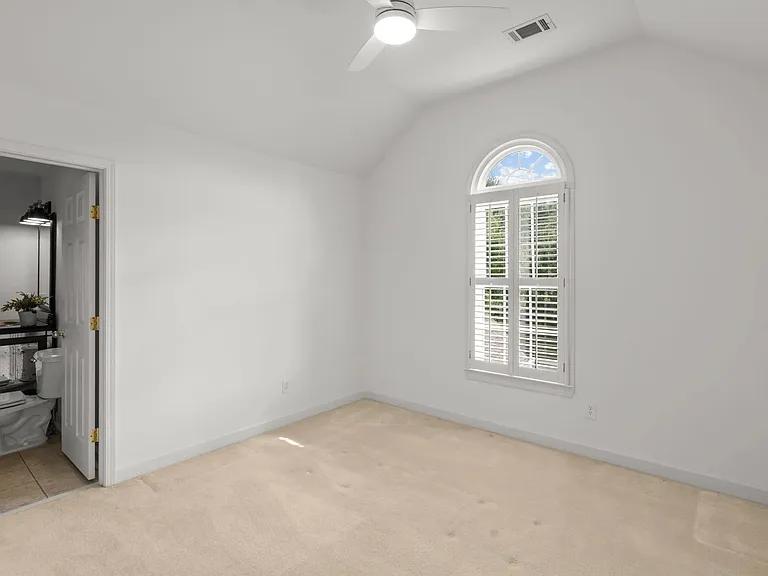401 Beauchamp Cir — Photo 17