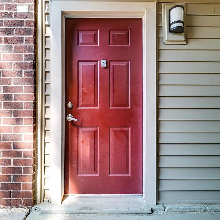 1st image of 1700 Ascot Way