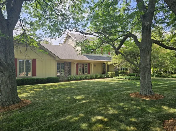 11415 Hillsboro Dr, Huntley, IL 60142