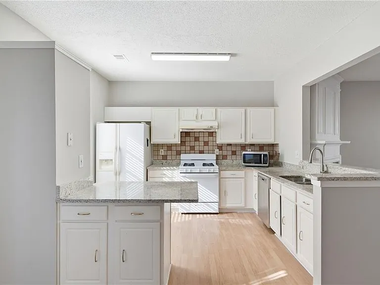 4645 Valais Ct #77 — Photo 10