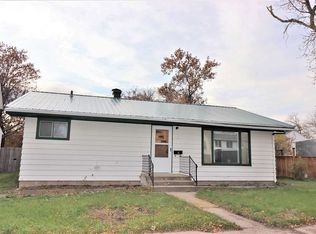 517 1st Ave NE, Kenmare, ND 58746