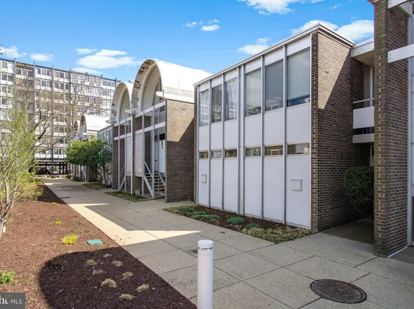 332 N St SW #332, Washington Navy Yard, DC 20374