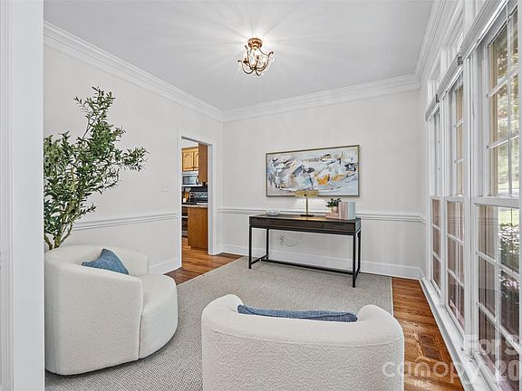 3rd image of 5385 Apple Glen Dr
