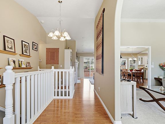 4th image of 32 Shadow Mountain Dr