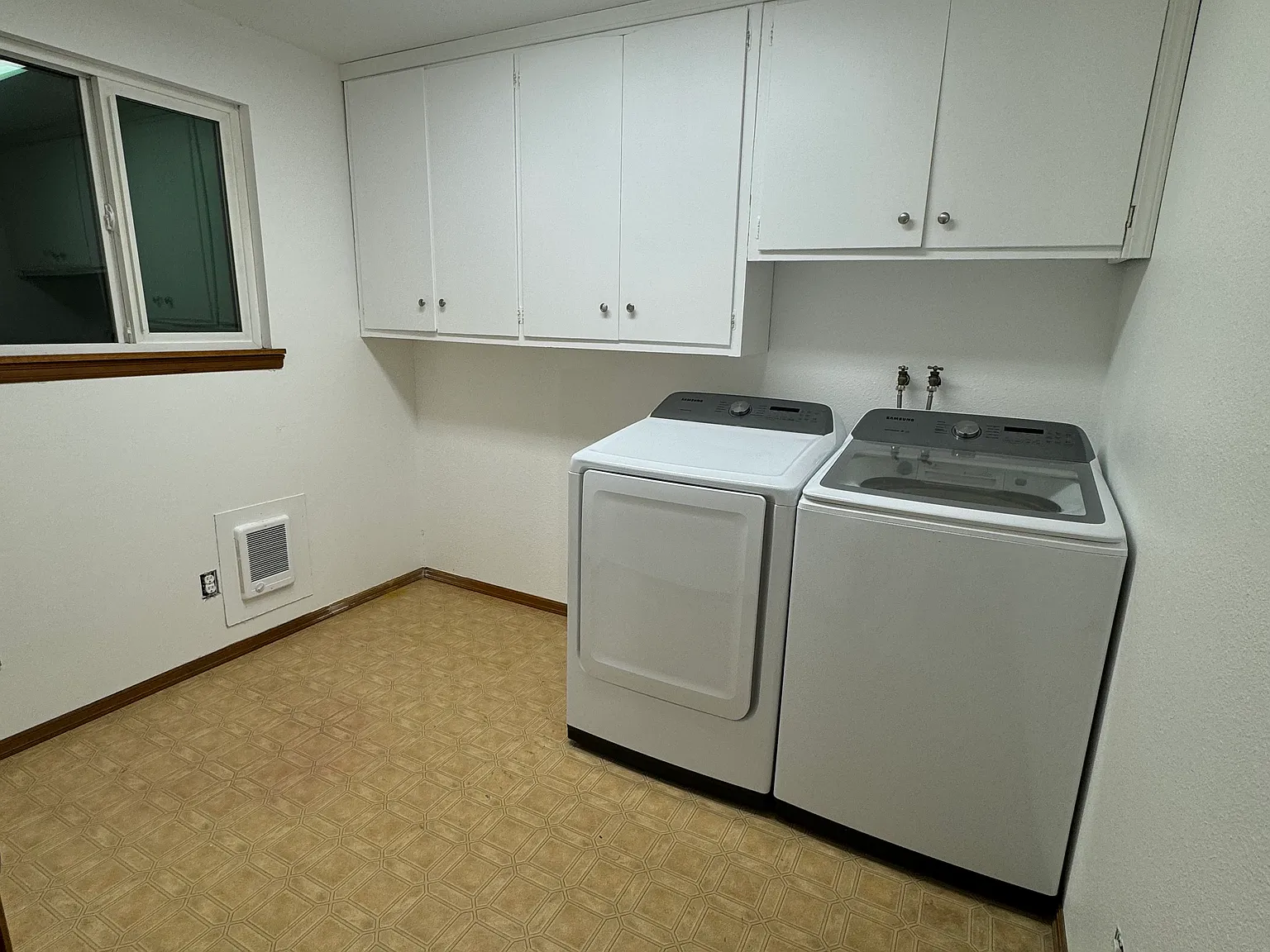 2 bed, 1100 sqft, $2,100 — Photo 4