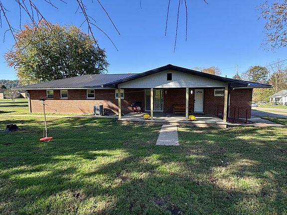 2nd image of 1350 College Rd