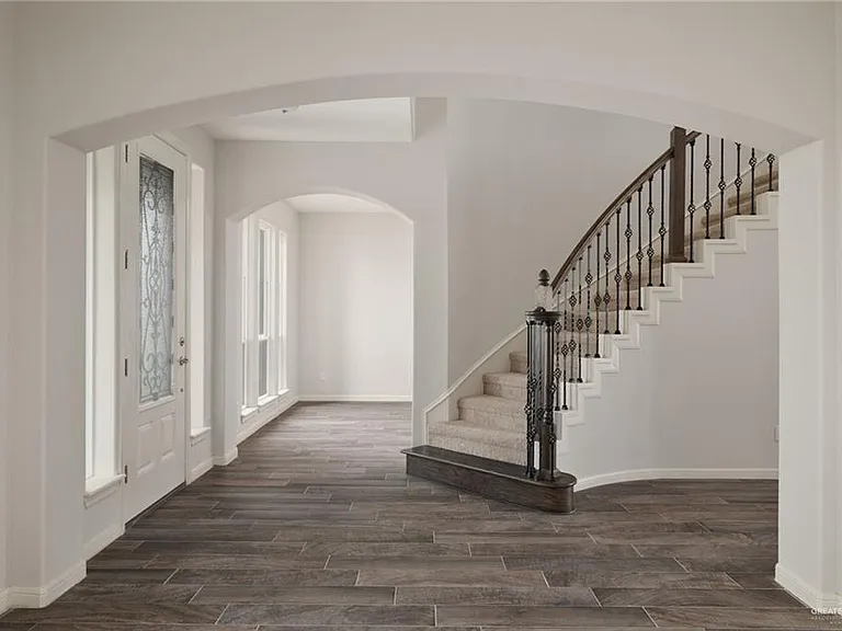 4628 Estancia Pkwy — Photo 3
