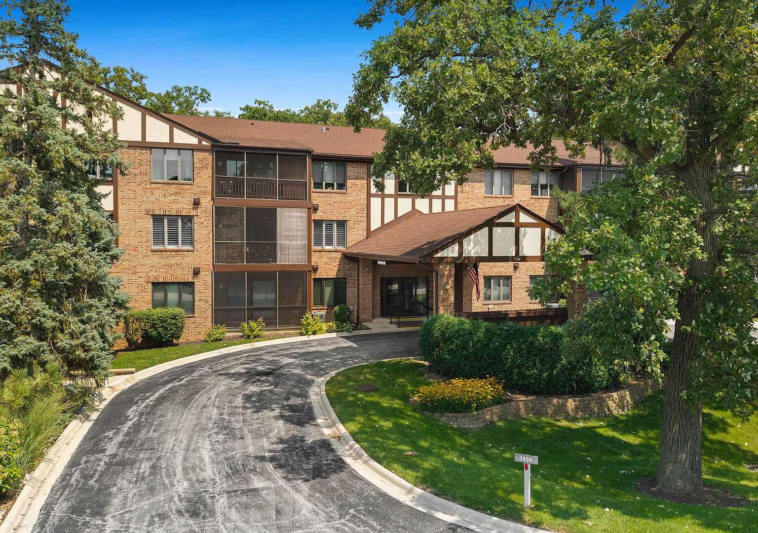 7800 W Foresthill Ln APT 204 — Oak Hills Country Club