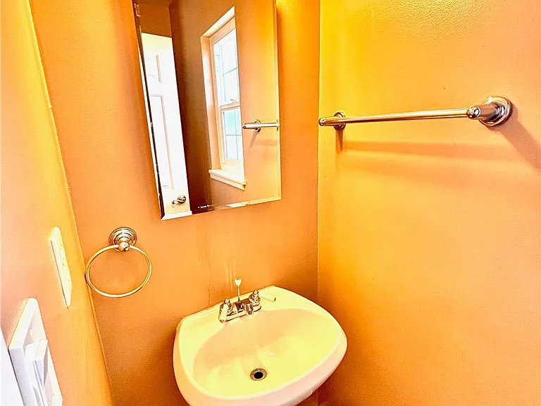 139 N Vecino Ave — Photo 11