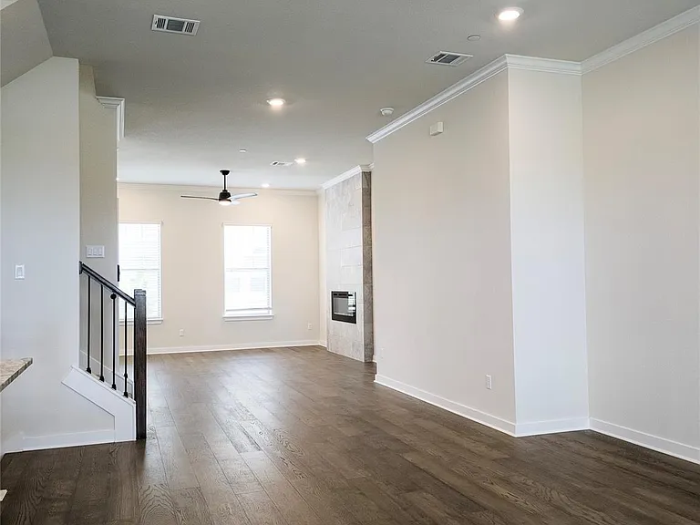 225 John Webster St — Photo 11