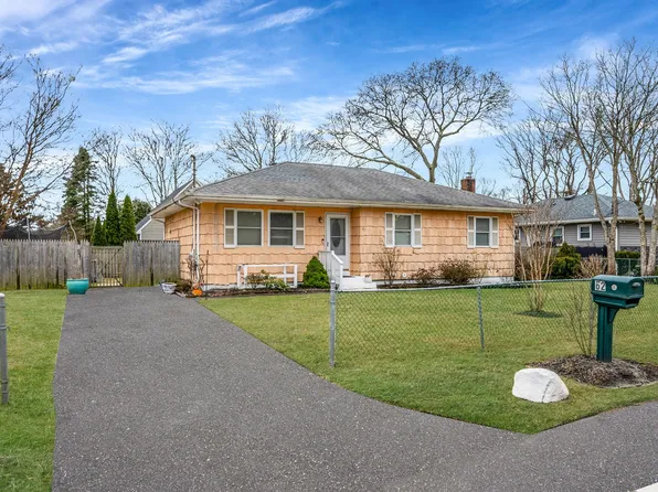 62 Beaver Dam Road, Bellport, NY 11713