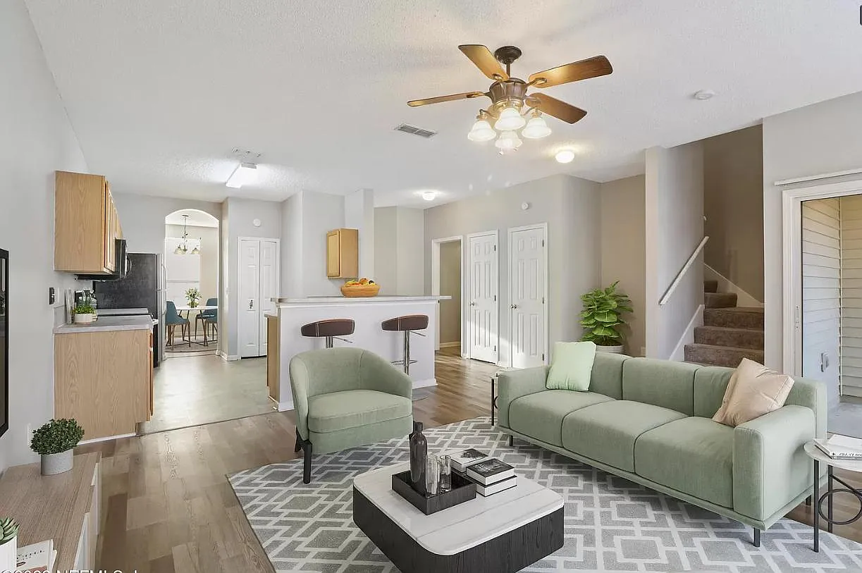 1131 Lee Rd — Photo 1