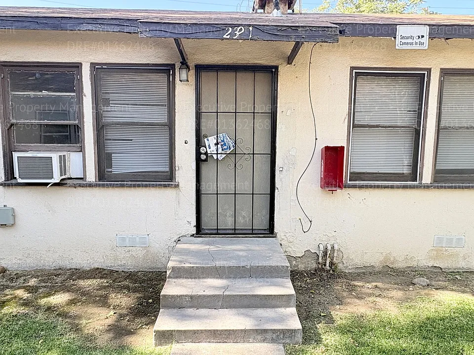2321 N Inyo St