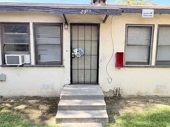 2321 N Inyo St, Bakersfield, CA 93305
