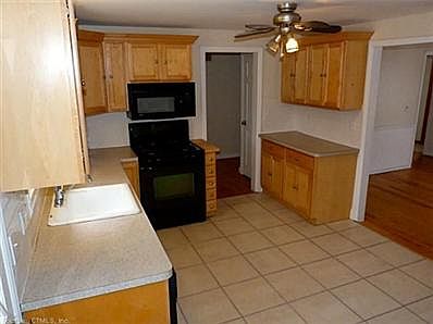 4th image of 250 Ballard Dr