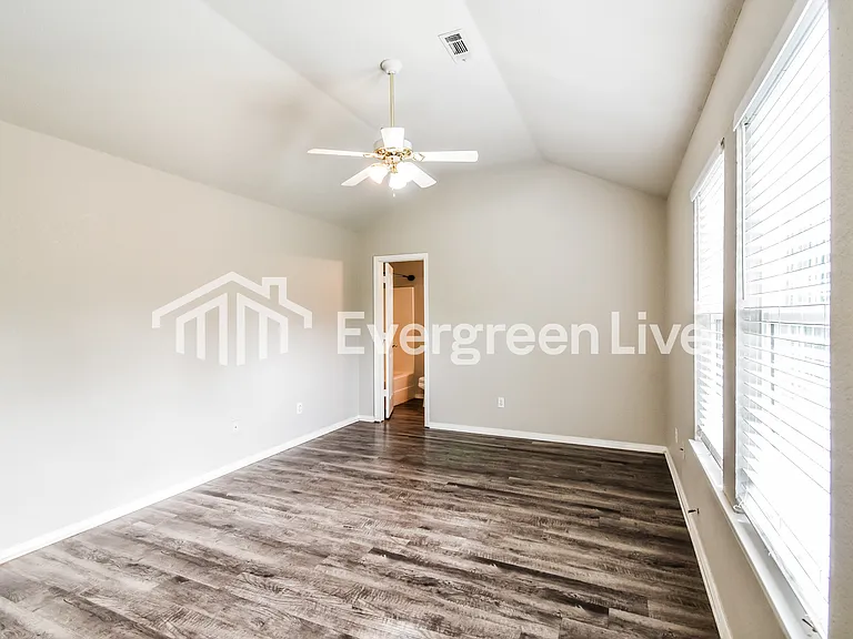 104 S Michael St — Photo 13
