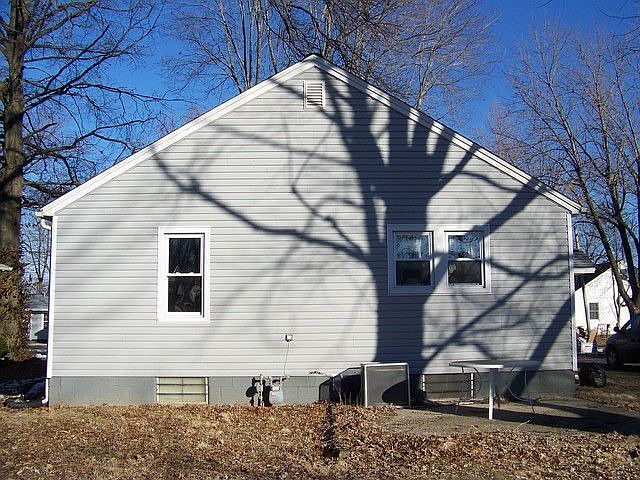 2nd image of 207 N Indiana St