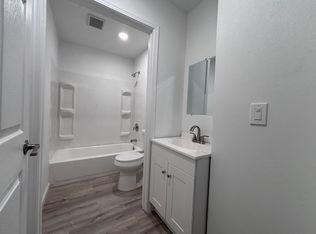 1417 Oregon St #B, Bakersfield, CA 93305