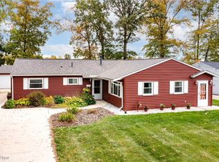 34119 W Point Dr, North Ridgeville, OH 44039