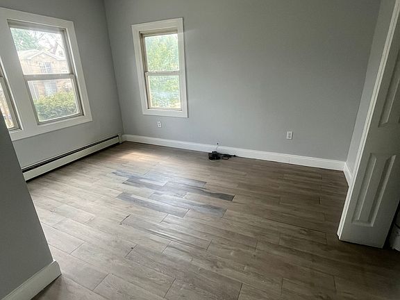 5th image of 881 S 17th St #1