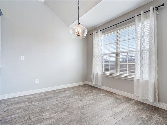 4th image of 101 Hoss St