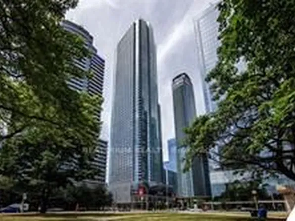 10 York St #4408, Toronto, ON M5J 0E1