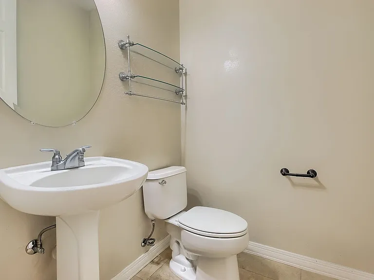 9007 S 10th Dr — Photo 15