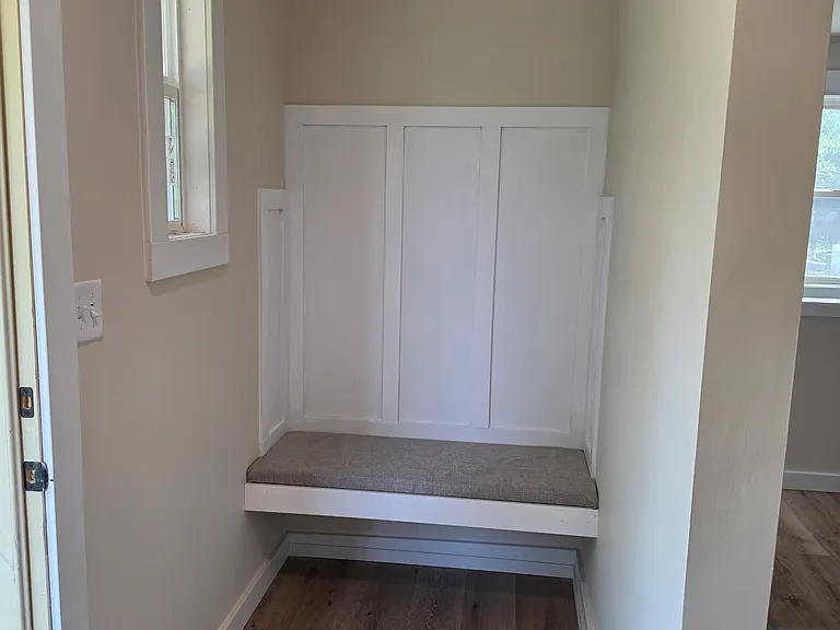 4231 S Johnson Rd — Photo 2