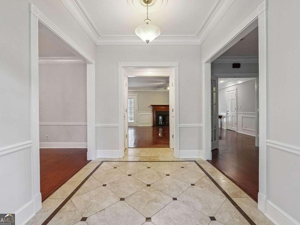 1st image of 255 Putting Green Ln