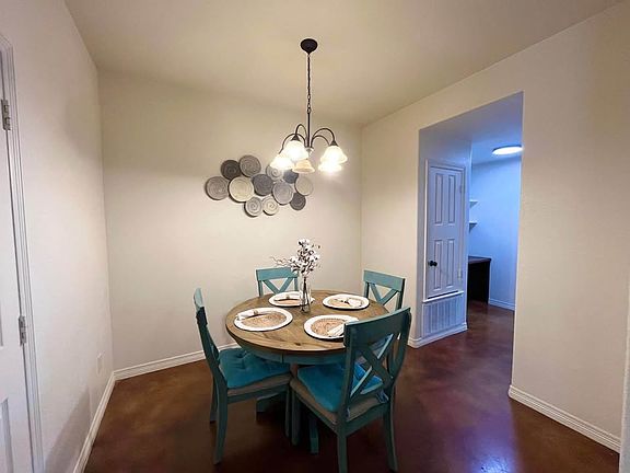 5th image of 522 Karey Dr #A