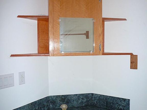4th image of 261 E O St